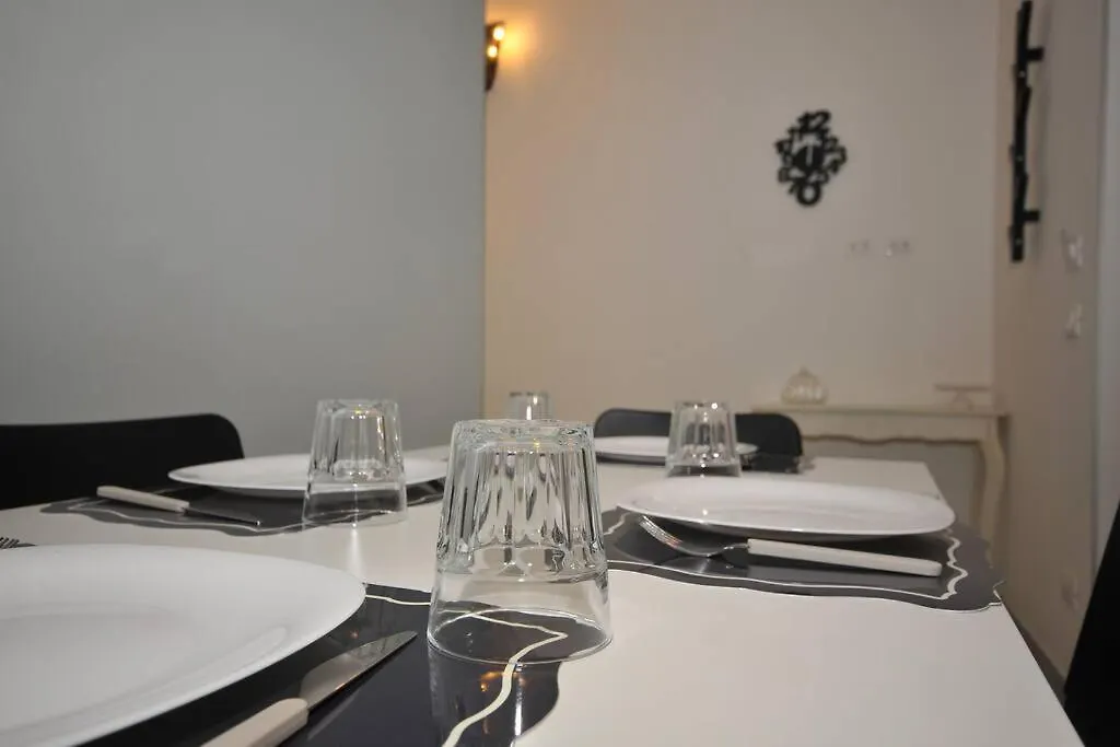 Appartamento Magnagrecia Appia Roma